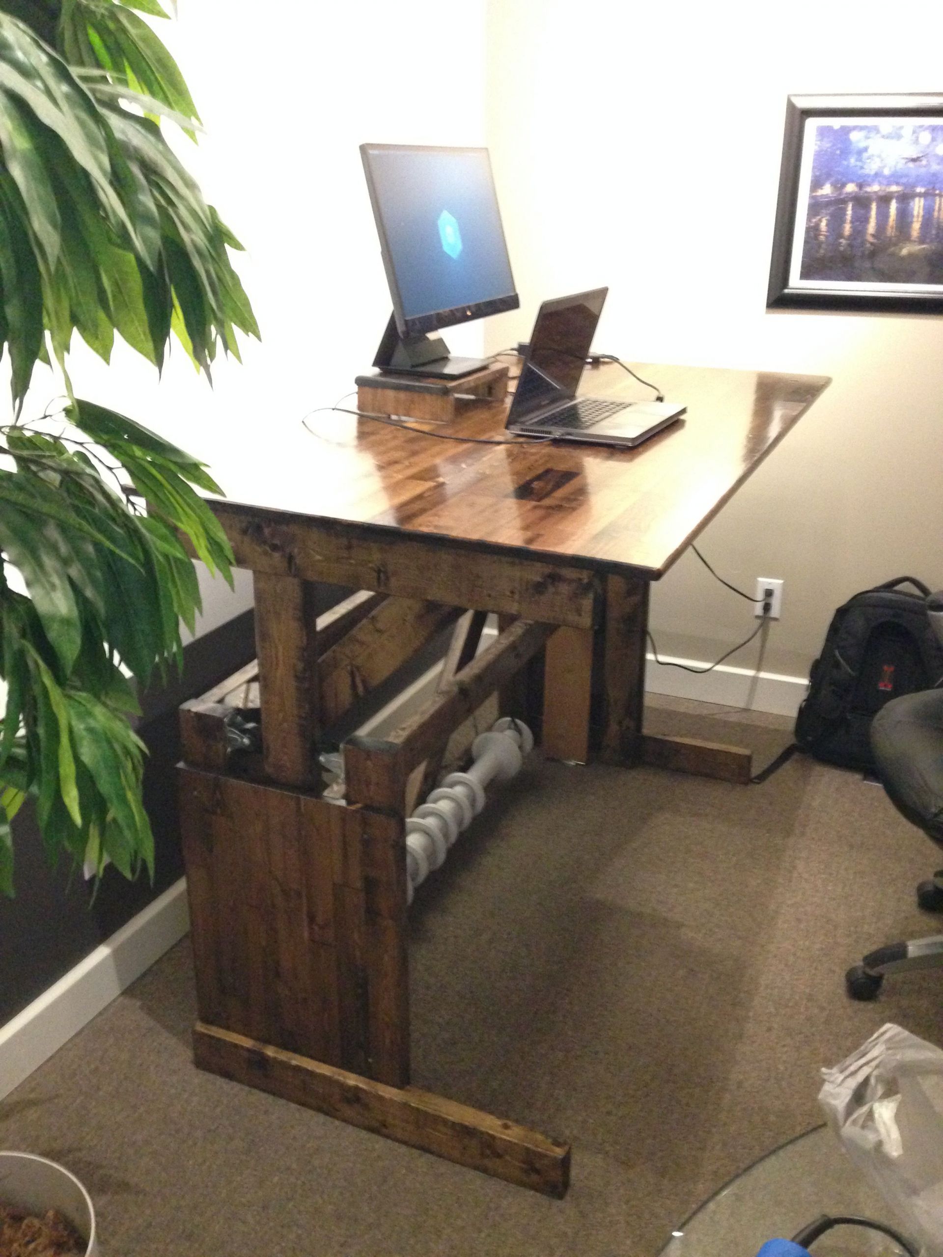 DIY Sit Stand Desk Plans
 I built my own sit stand desk plete with counterweight