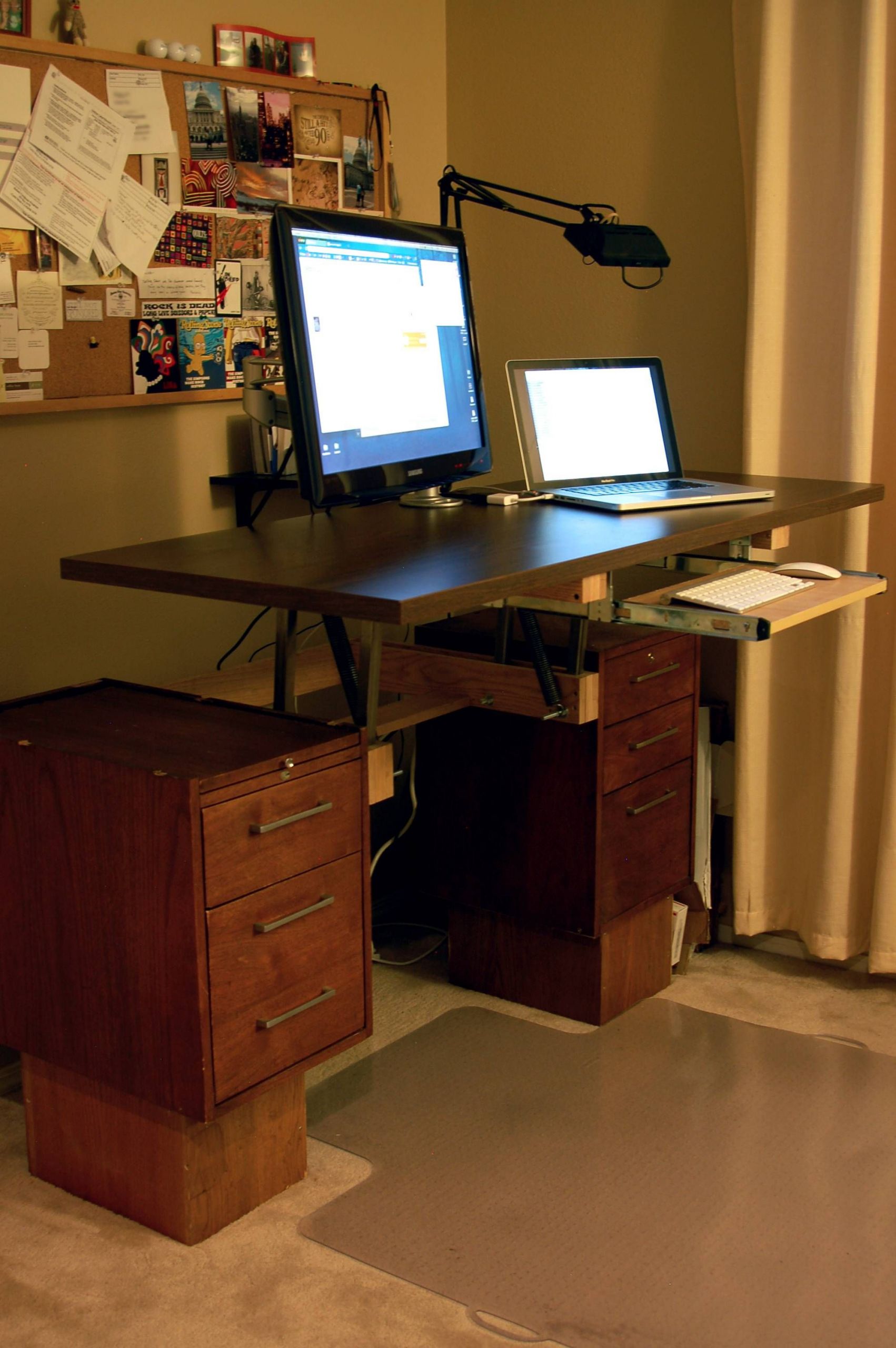 DIY Sit Stand Desk Plans
 DIY Convertible Standing Desk