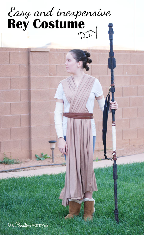DIY Star Wars Costume
 Get ready for The Last Jedi with this easy Rey Costume