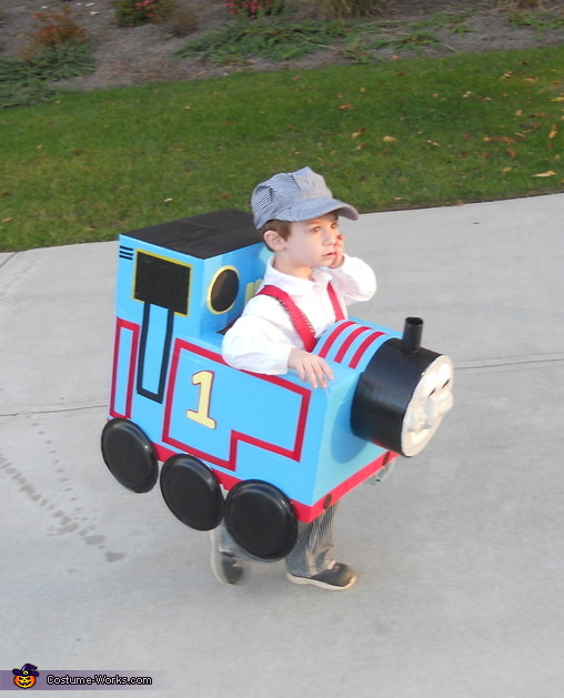 DIY Thomas The Train Costume
 DIY Thomas the Train Costume