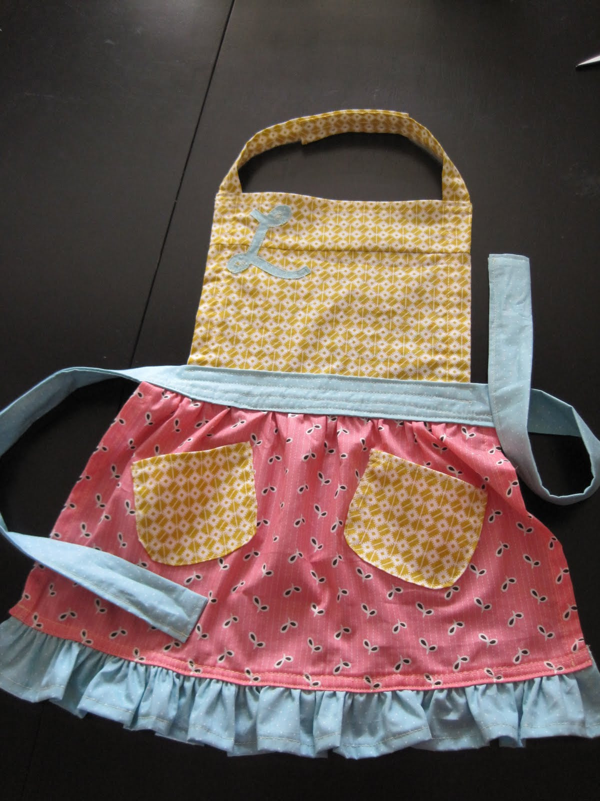 DIY Toddler Apron
 lovely little things Lucy s Apron