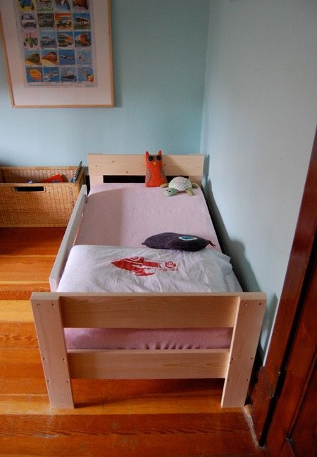 DIY Toddler Bed Rails
 Look DIY Toddler Bed for $20