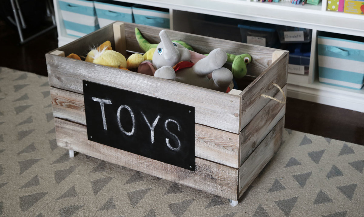 DIY Toy Box
 Ana White