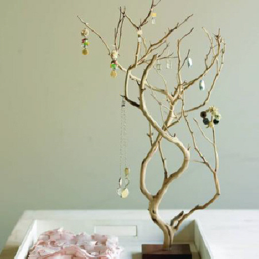 DIY Tree Branch Decor
 DIY Decorate Your Home With Tree Branches