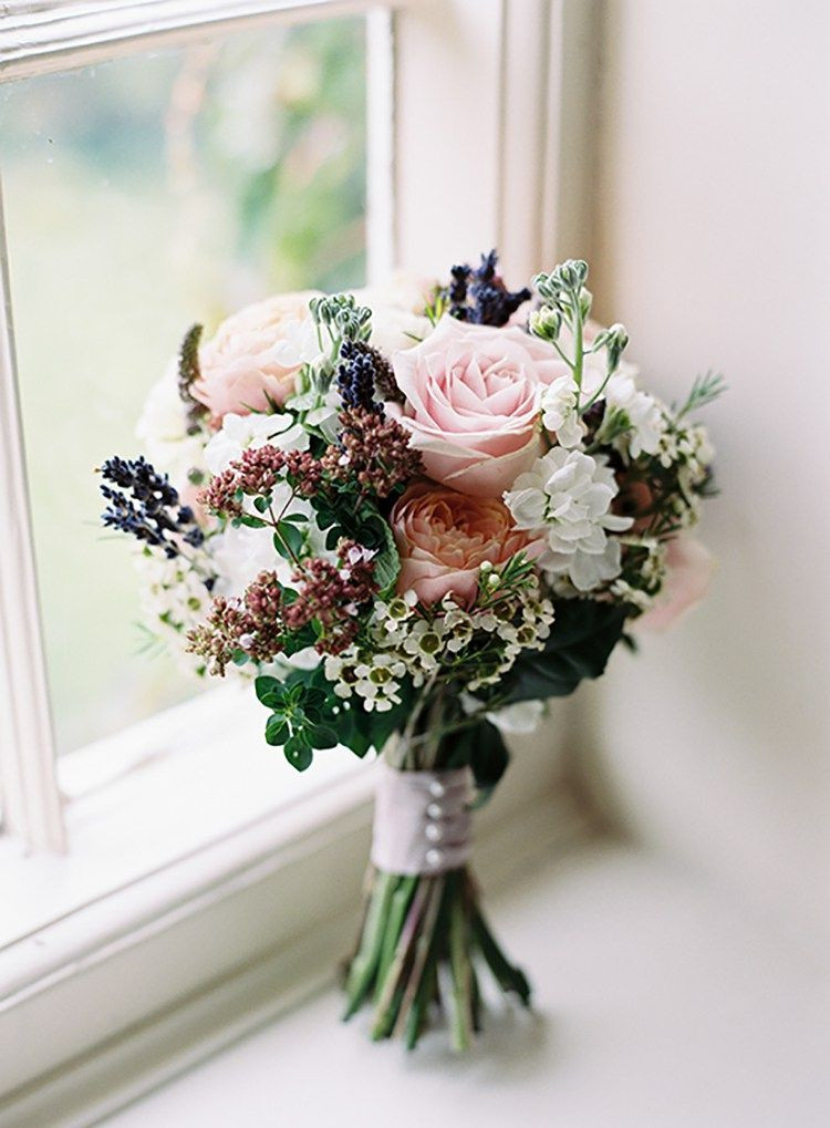 DIY Wedding Bouquet
 Pretty Floral Wonderland DIY Wedding