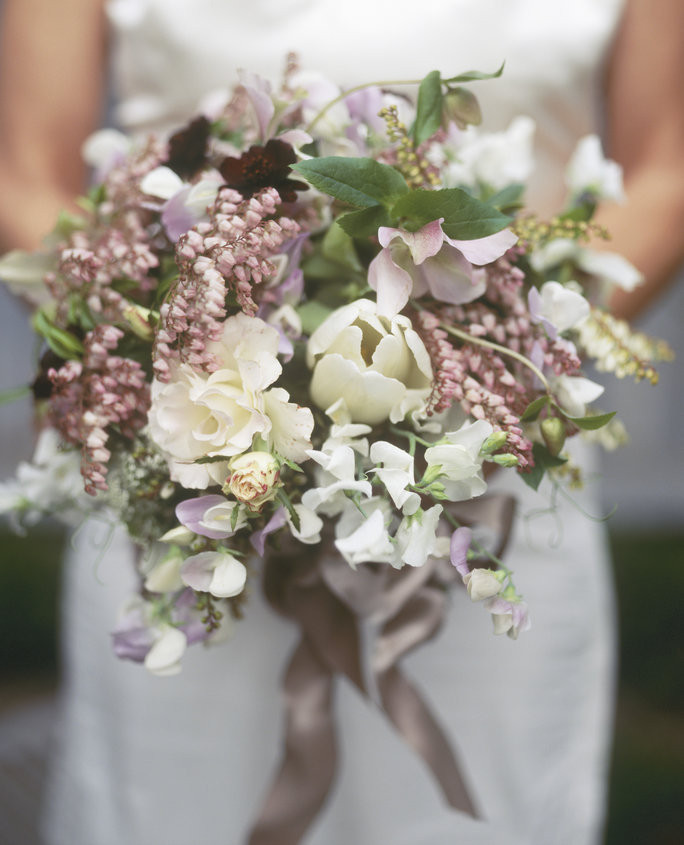 DIY Wedding Bouquet
 Tips for DIY ing Your Wedding Bouquet — How to Arrange