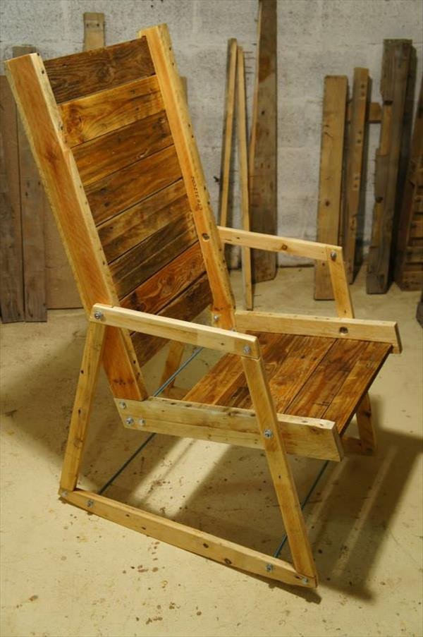 DIY Wood Chair Plans
 DIY Pallet Wood Rocking Chair