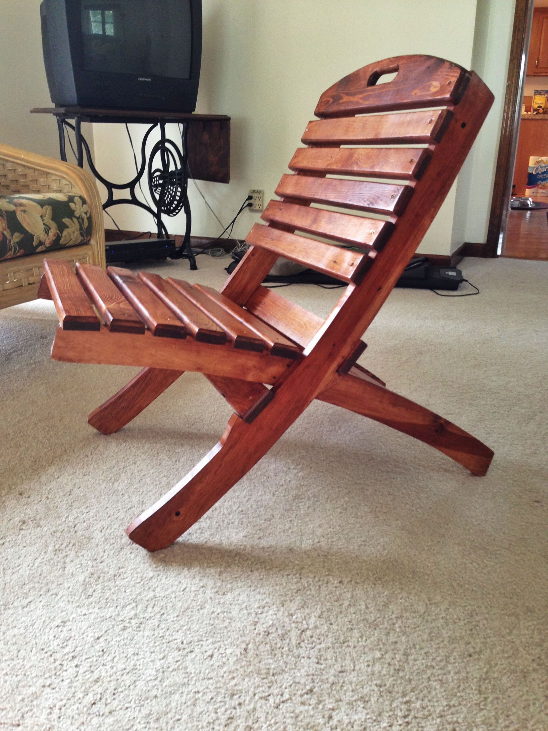DIY Wood Chair Plans
 DIY folding chair This chair is made out of a shipping