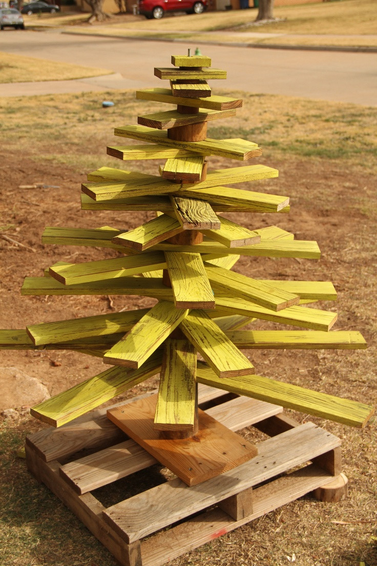 DIY Wood Christmas Trees
 DIY Alternative Wood Christmas Tree