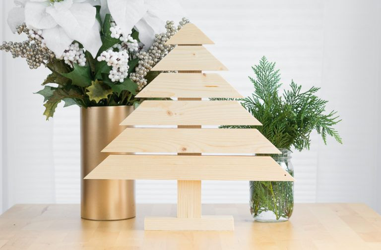 DIY Wood Christmas Trees
 DIY Rustic and Modern Wood Christmas Tree