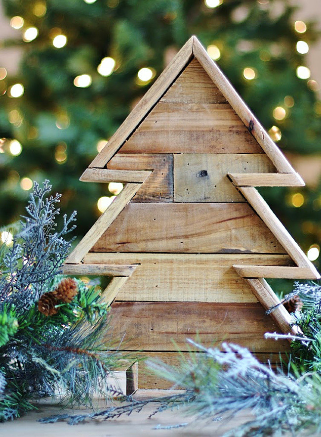 DIY Wood Christmas Trees
 DIY Wooden Christmas Tree From Recycled Pallets