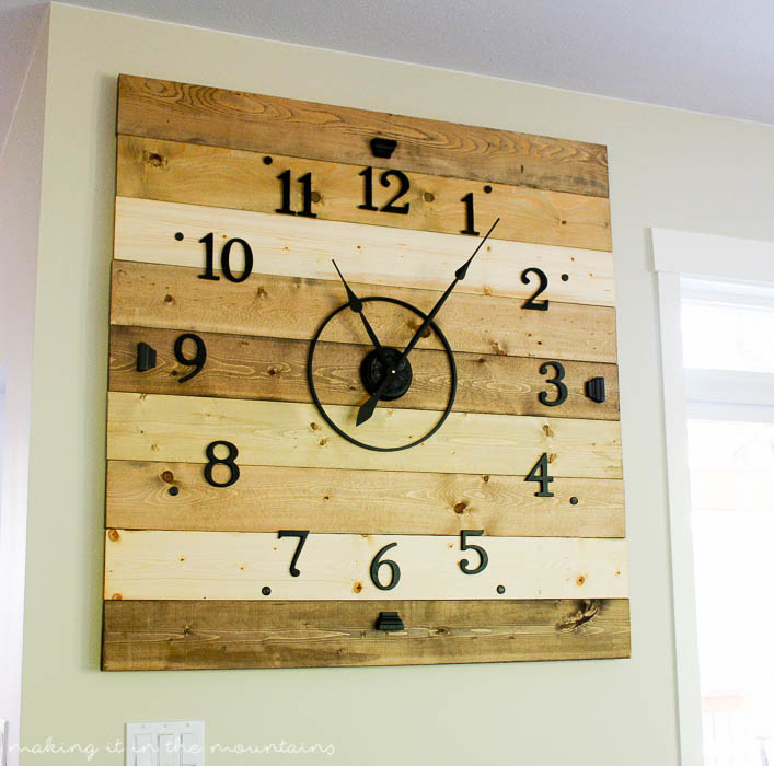 DIY Wood Clocks
 Rustic Wood Plank DIY Clock