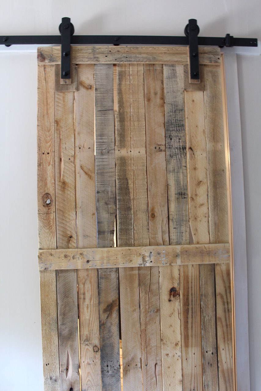 DIY Wood Doors
 DIY Pallet Sliding Barn Door