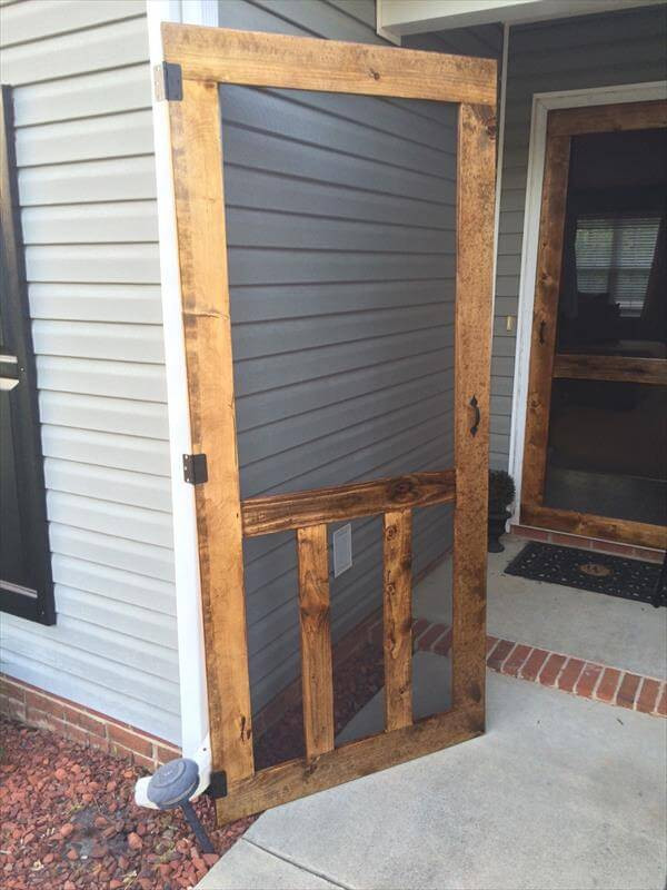 DIY Wood Doors
 DIY Pallet Screen Door