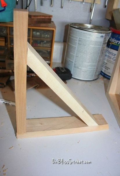 DIY Wood Shelf Bracket
 How to Build a Simple Shelf Bracket for Any Space From