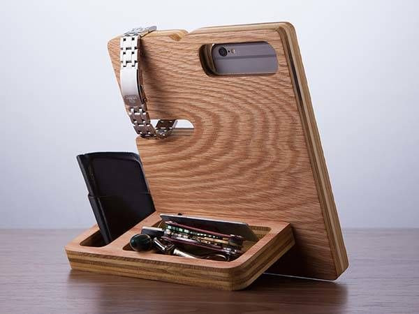 DIY Wooden Phone Dock
 DIY Phone Stand and Dock Ideas That Are Out of The Box
