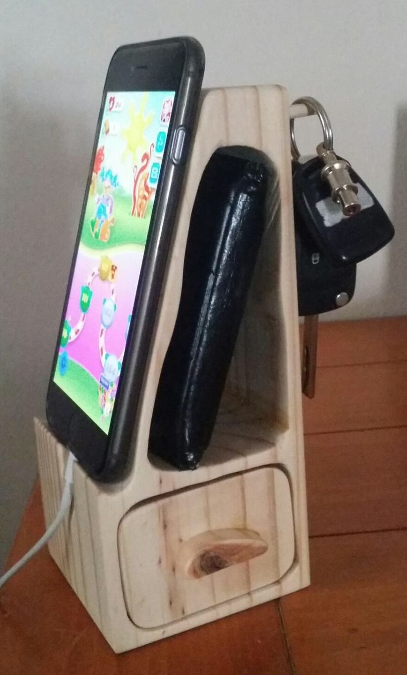 DIY Wooden Phone Dock
 DIY Phone Stand and Dock Ideas That Are Out of The Box