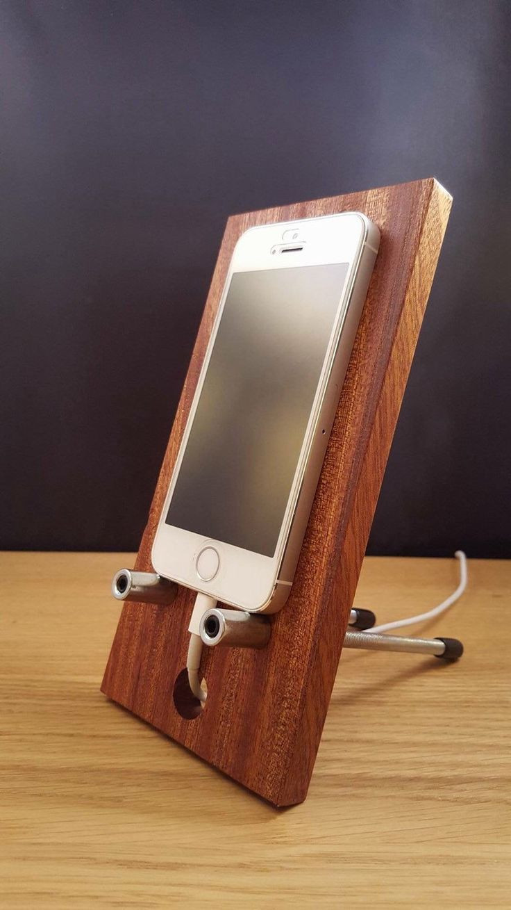 DIY Wooden Phone Dock
 DIY Phone Stand Ideas diyphonestand phonestandideas diy