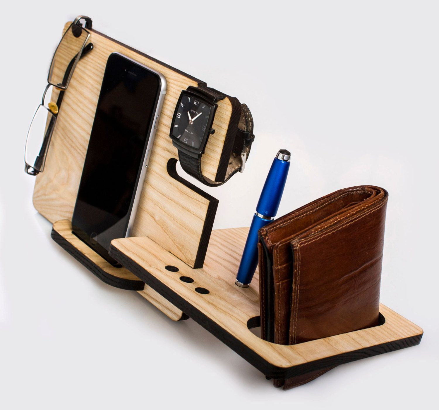 DIY Wooden Phone Dock
 iPhone or Samsung Galaxy wooden dock station christmas