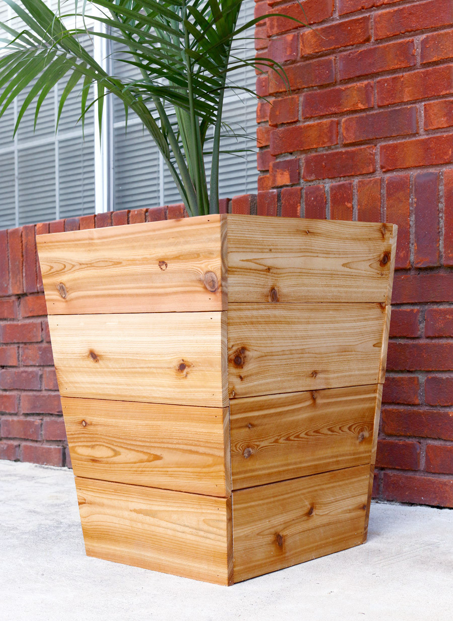 DIY Wooden Planter Boxes
 20 DIY Wooden Planter Boxes for Your Yard or Patio