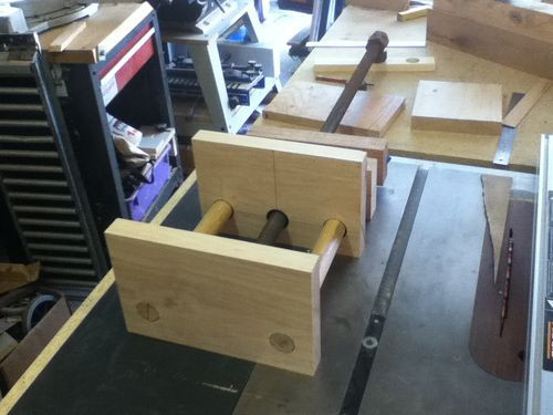 DIY Woodworking Vice
 Shop Made Bench Vice by slickSqueegie LumberJocks