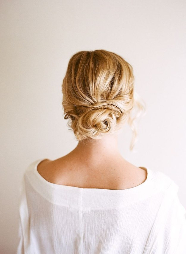 Do It Yourself Wedding Hairstyles
 31 Gorgeous Wedding Hairstyles You Can Actually Do Yourself