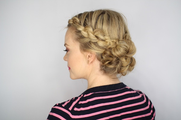 Do It Yourself Wedding Hairstyles
 DIY Wedding Day Hairstyles Rehearsal Dinner Knotted Updo