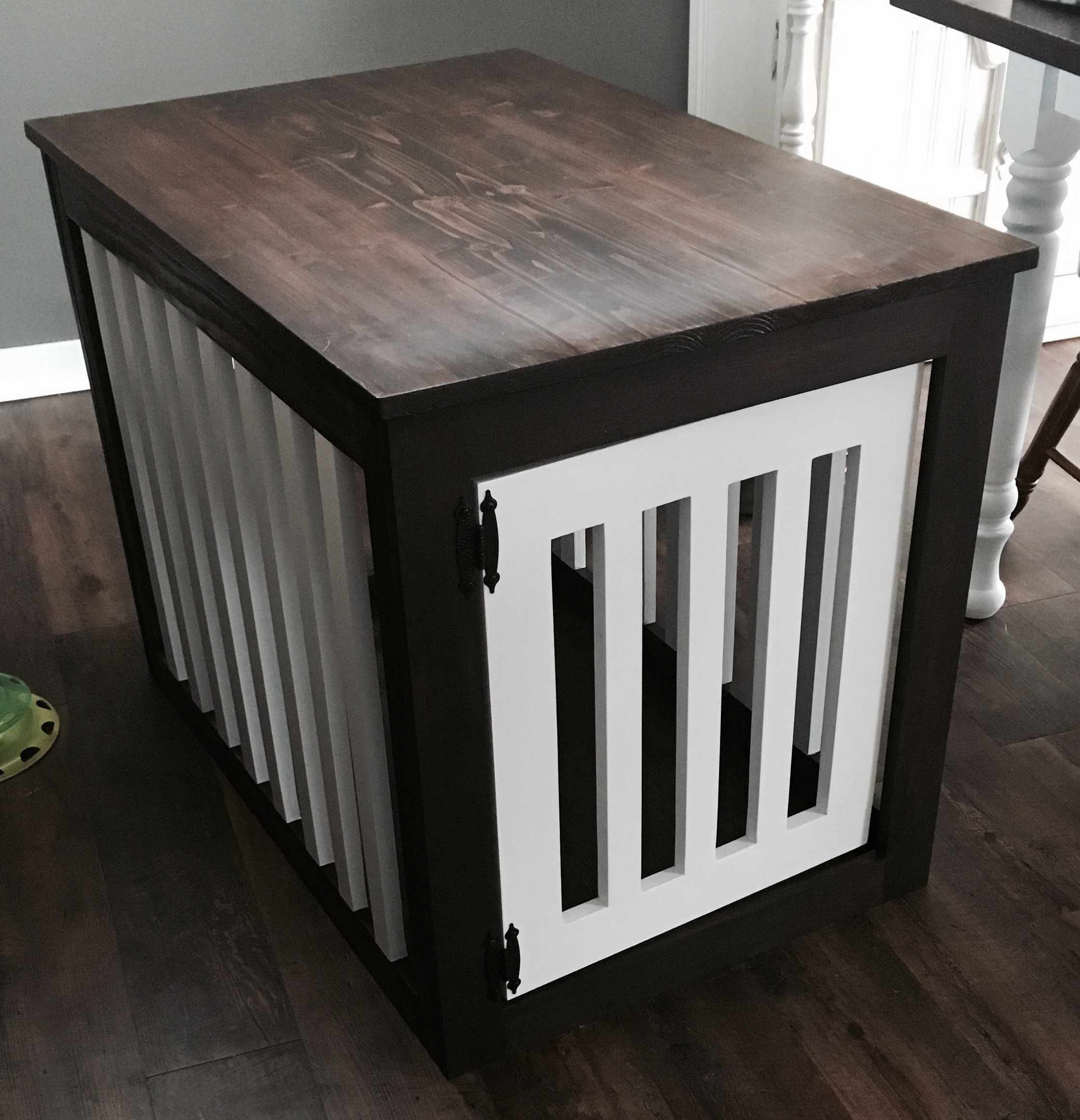 Dog Crate End Table DIY
 Ana White