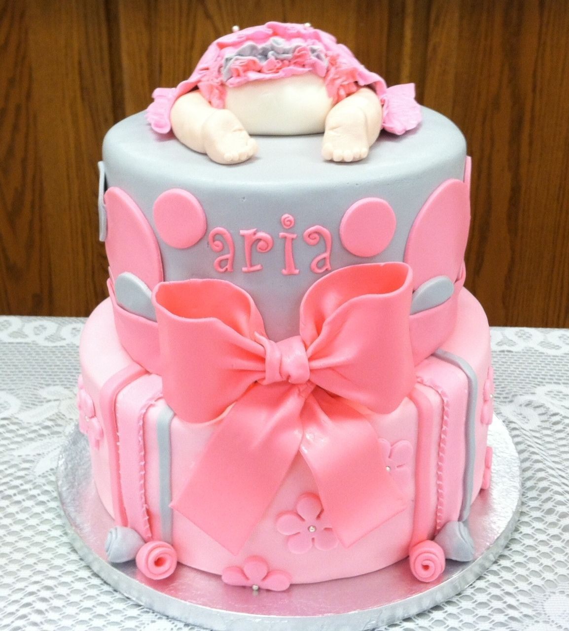 Easy Cake Decorating Ideas For Baby Shower
 Ruffled rump Baby shower cake covered in fondant She is