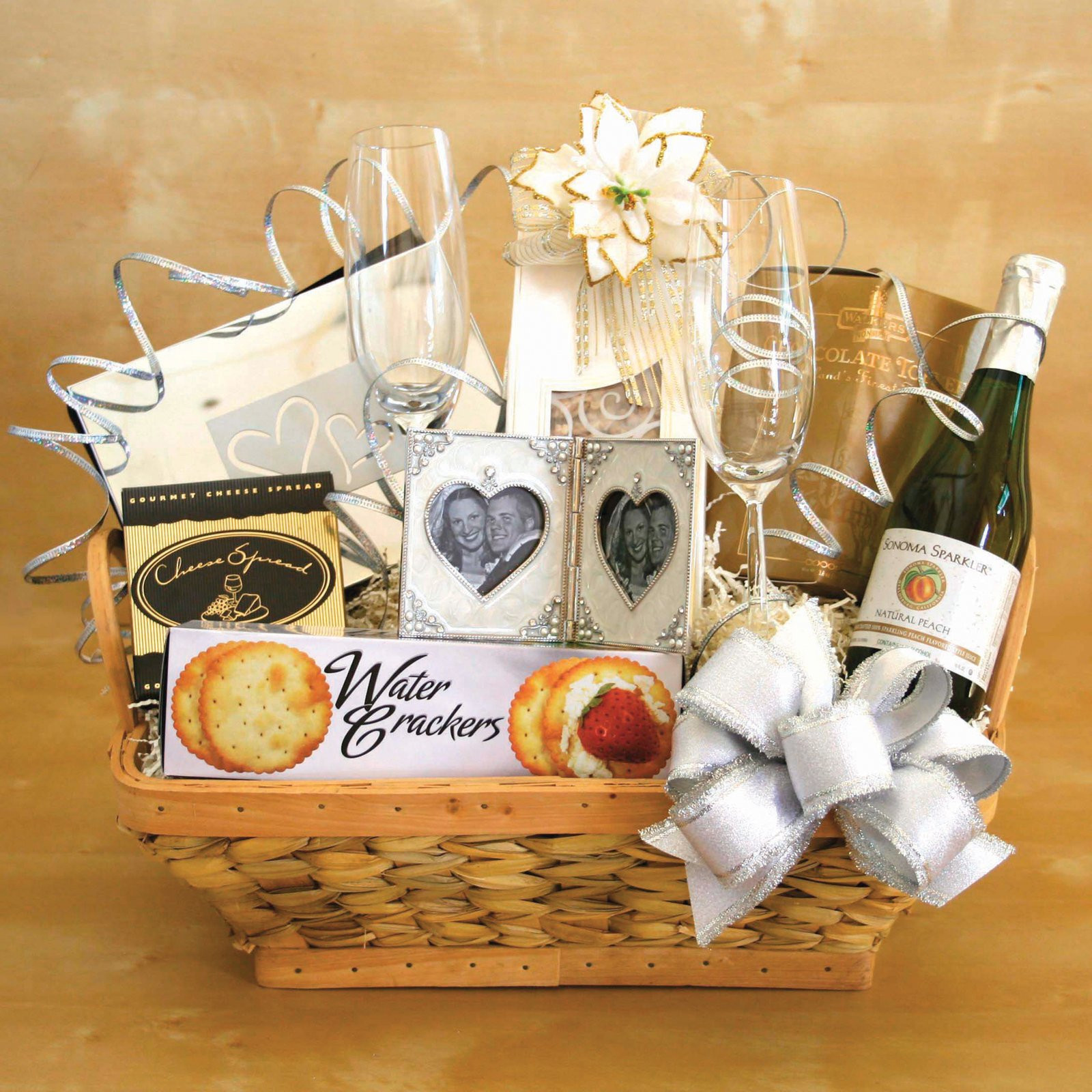 Engagement Gift Basket Ideas
 Simple Wedding Gifts
