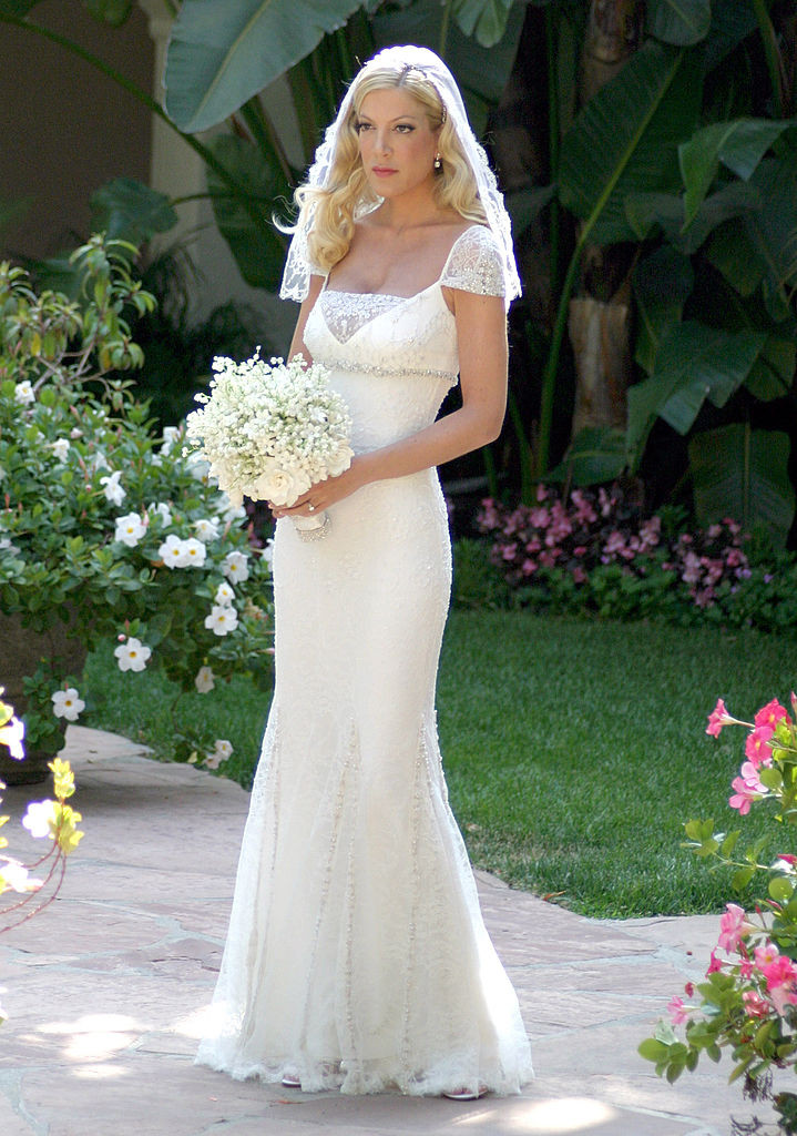 Famous Wedding Gowns
 19 iconic celebrity wedding dresses that are still goals