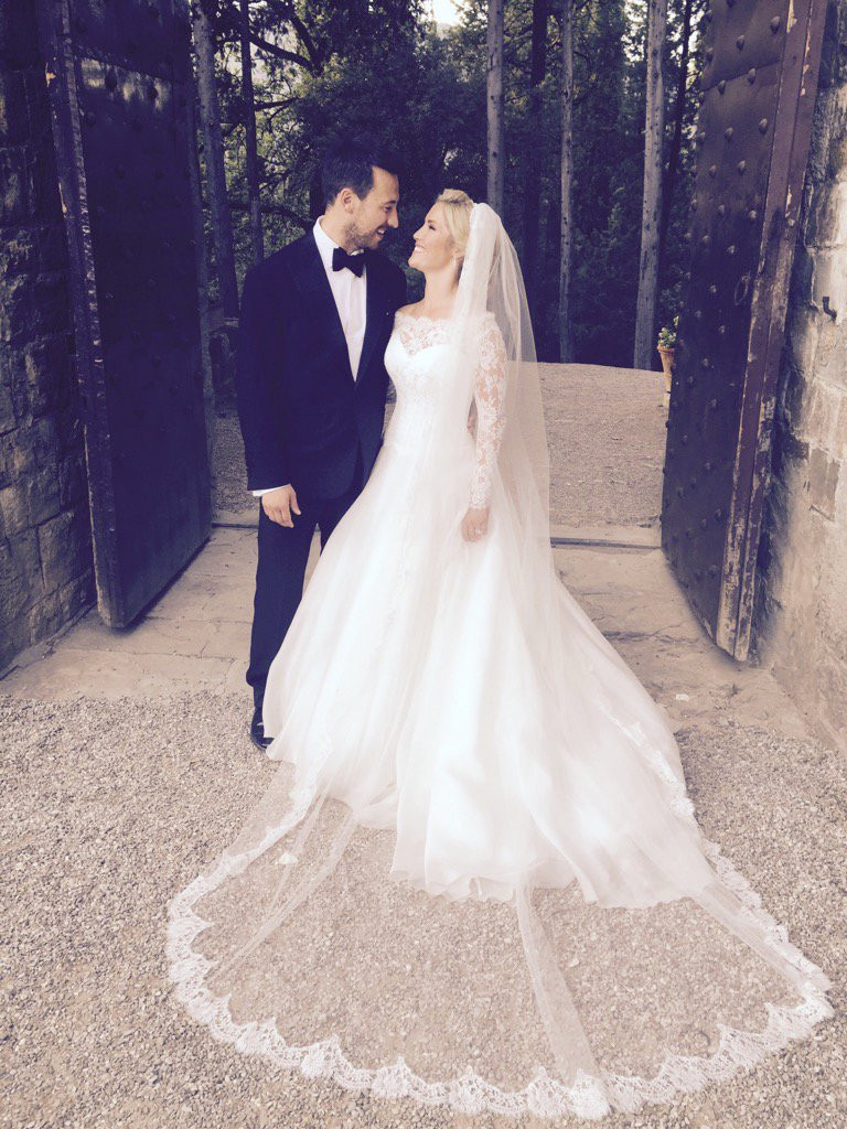 Famous Wedding Gowns
 Celebrity wedding dresses in pictures