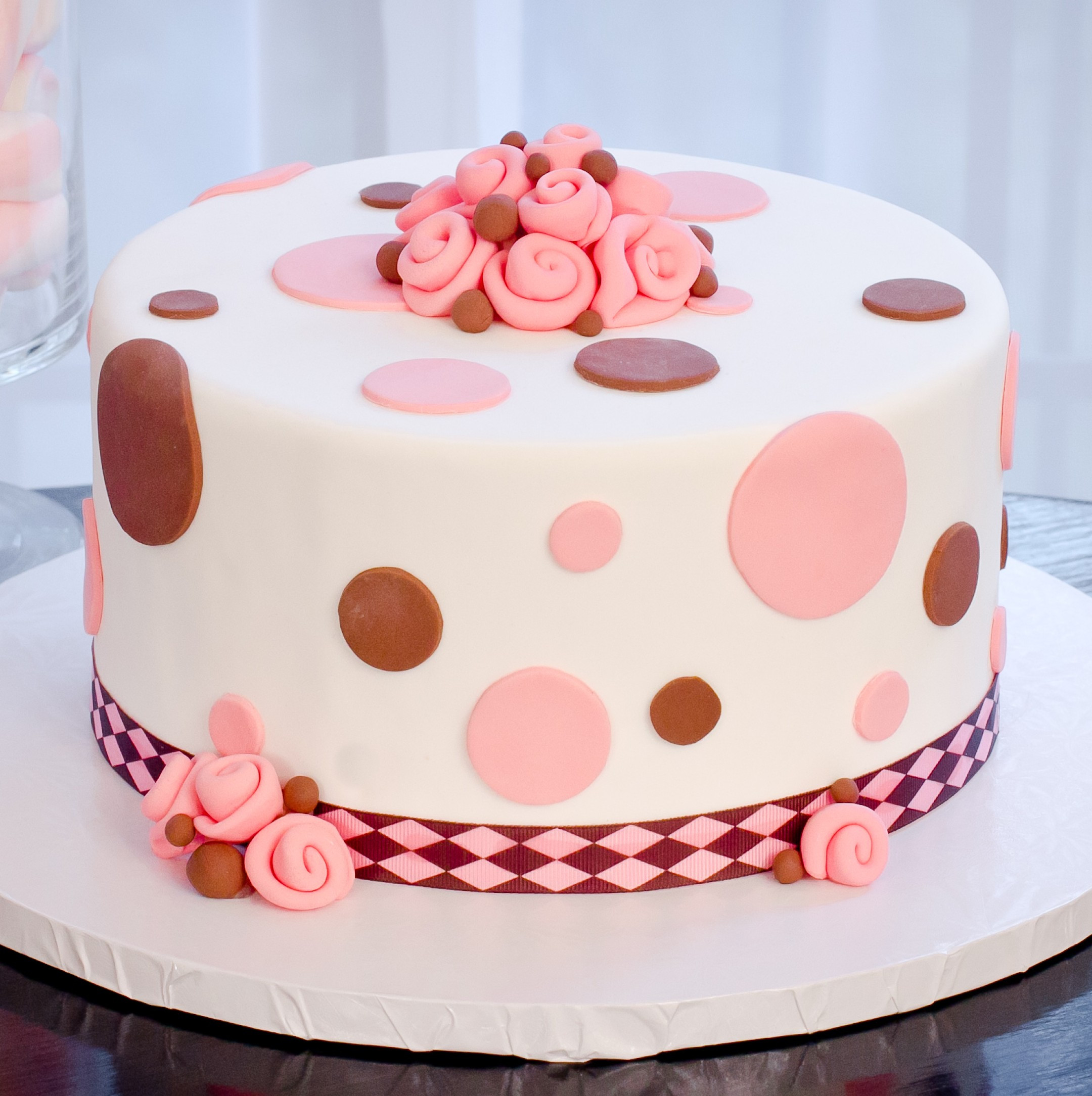 Fondant Birthday Cakes
 Polka Dot Dreams Fondant or Easy Icing Cake Decorating
