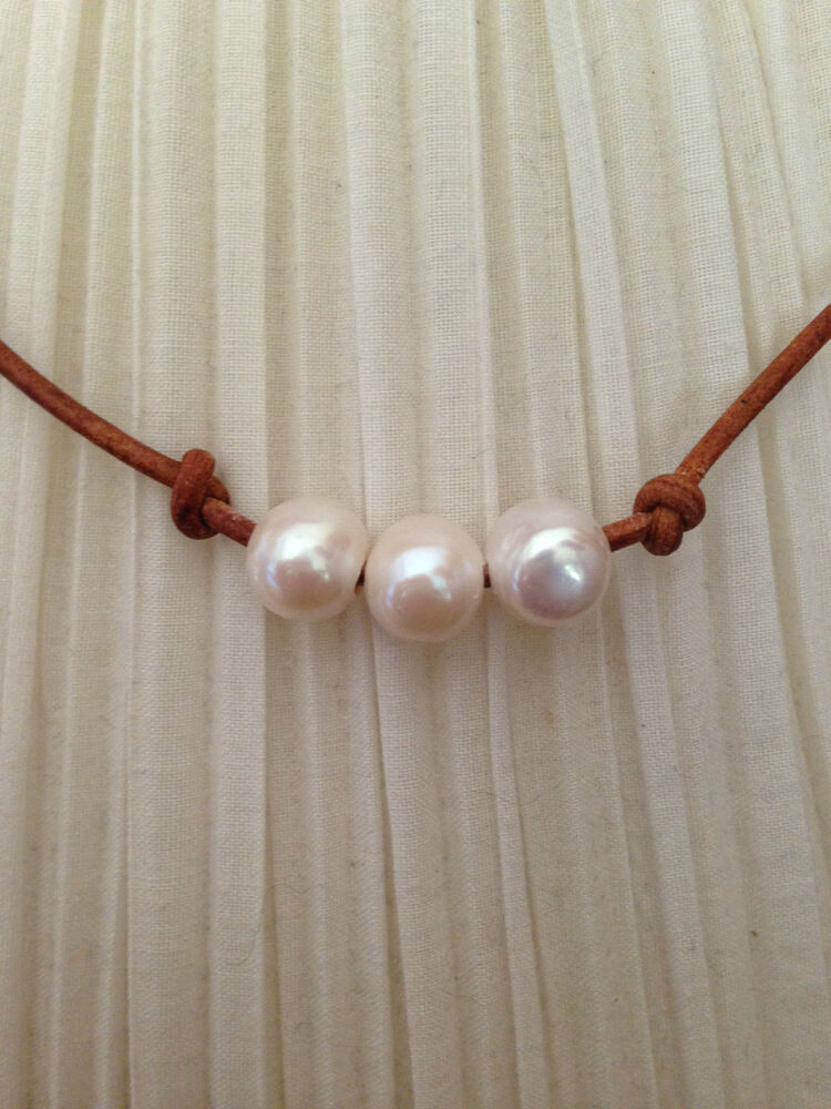 Freshwater Pearl Leather Necklace
 Freshwater Pearl Dark Brown Leather Necklace
