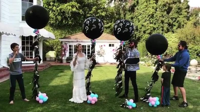 Gender Party Reveal Ideas
 People are going way over the top with their gender reveal