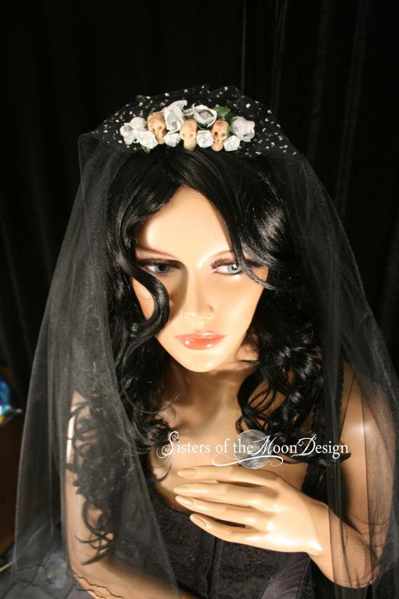 Gothic Wedding Veils
 Midnight gothic wedding veil bridal bride headpiece Black goth