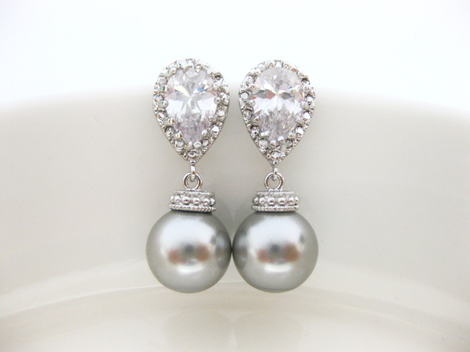 Gray Pearl Earrings
 Light Grey Pearl Earrings Bridal Pearl Earrings Wedding