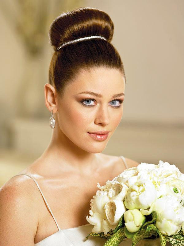 Hairstyle For Wedding Day
 Wedding Day Bridal Medium Hairstyles 22