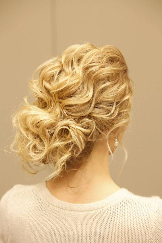 Hairstyle For Wedding Day
 33 Modern Curly Hairstyles That Will Slay on Your Wedding Day