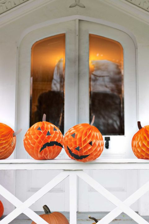 Halloween Decorating Ideas DIY
 10 Cheap And Easy DIY Halloween Decorations Craftsonfire