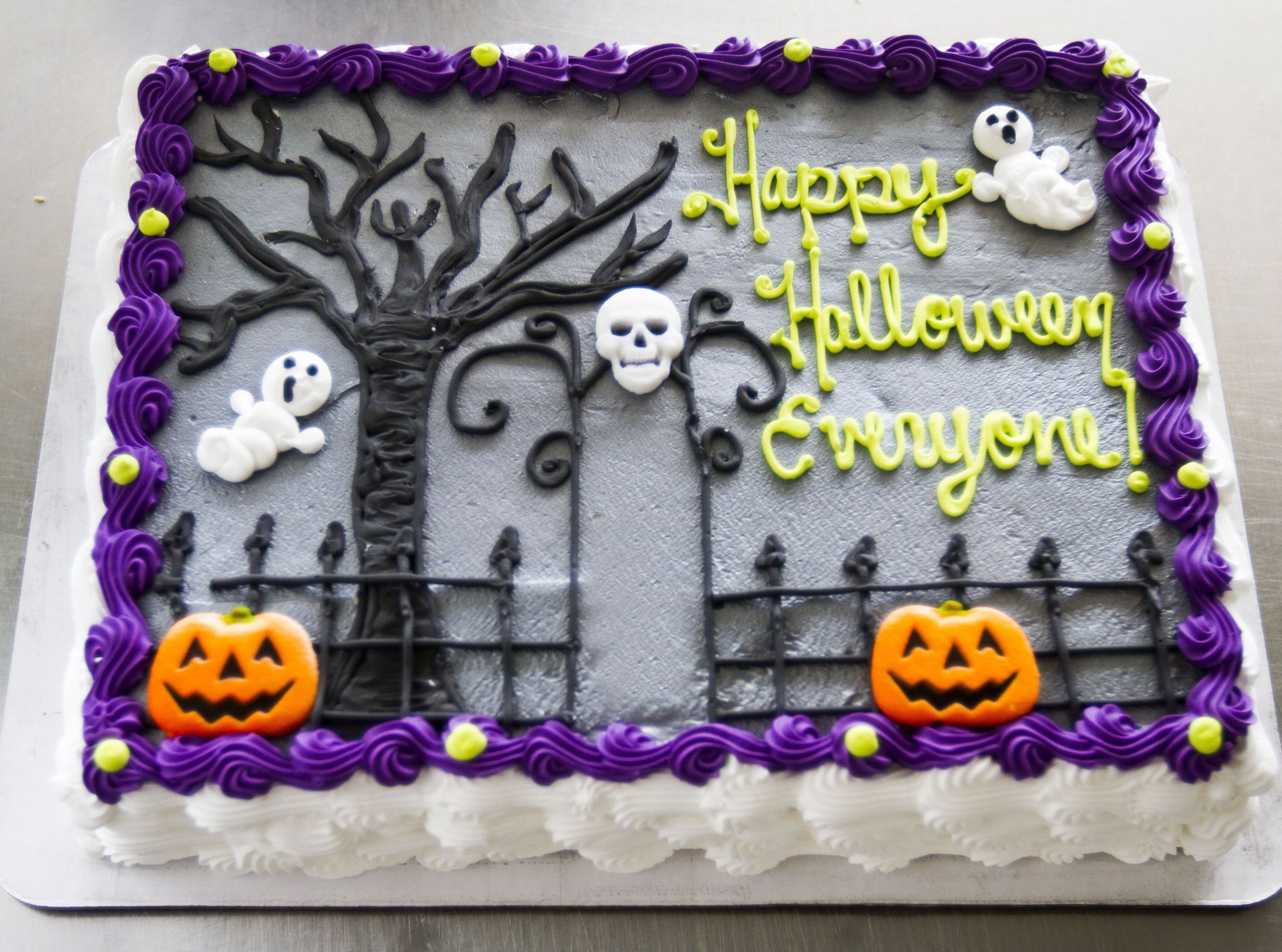 Halloween Sheet Cakes
 A graveyard cake with ghosts for Halloween Cake 028