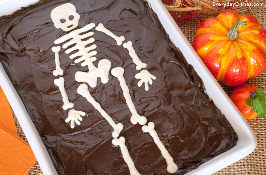 Halloween Sheet Cakes
 Cake with Printable Skeleton Template For Halloween