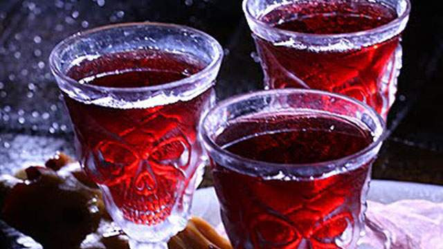 Halloween Themed Alcoholic Drinks
 Top 10 Best Halloween Cocktail Party Drinks — With Recipes