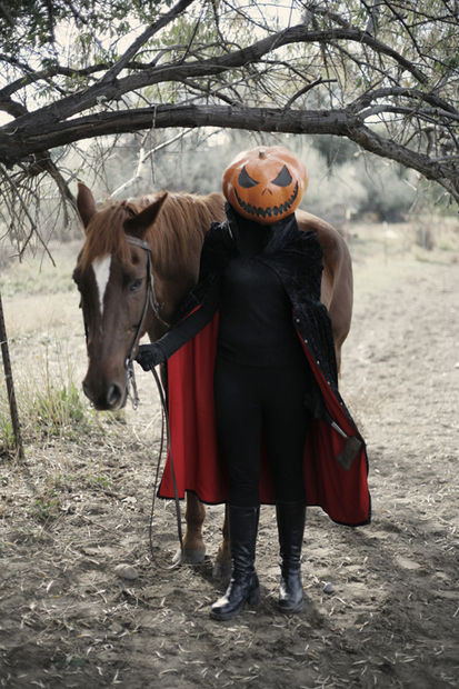 Headless Horseman Costume DIY
 Headless Horsewoman 11 Steps with