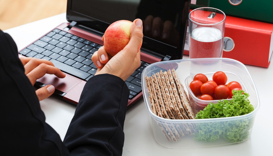 Healthy Snacks To Keep At Work
 Snack Attack 5 Healthy Foods to Keep in Your fice