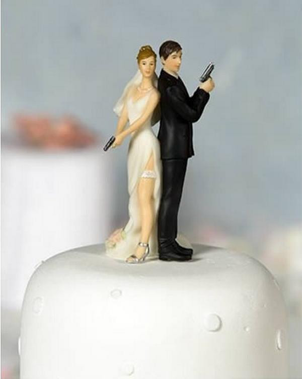 Hilarious Wedding Cake Toppers
 Hilarious Wedding Cake Toppers