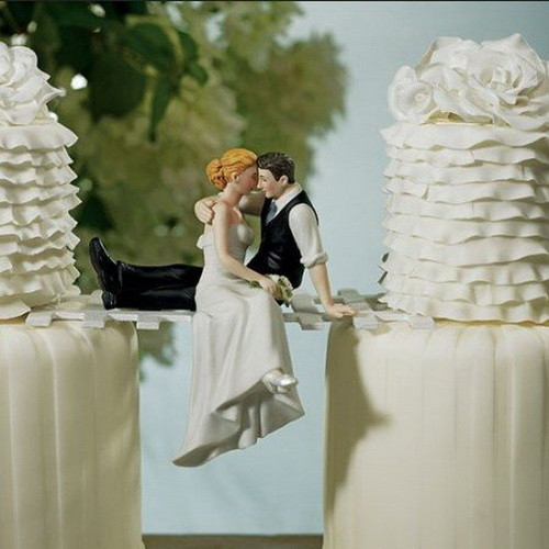 Hilarious Wedding Cake Toppers
 Funny Wedding Cake Toppers