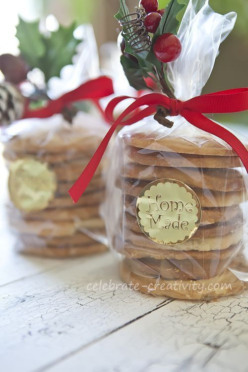 Holiday Cookies Gift Ideas
 Cute easy homemade holiday cookie bundles