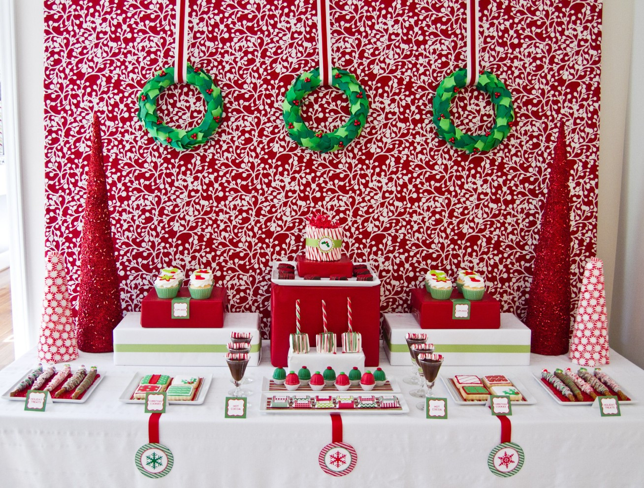 Holiday Party Decoration Ideas
 MON TRESOR Christmas Tables & Inspirations