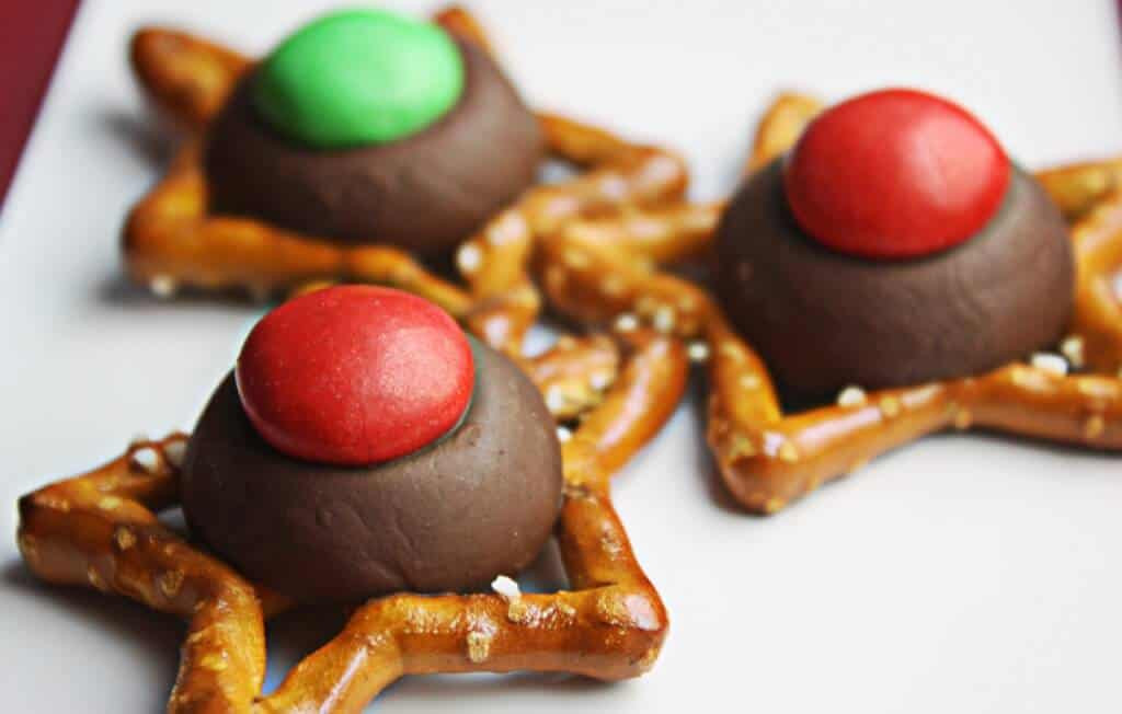 Holiday Shaped Pretzels
 Easy Christmas Cookies with Holiday Pretezels • The Wicked